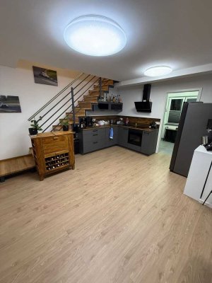 schicke Maisonettewohnung mit Dachterrasse