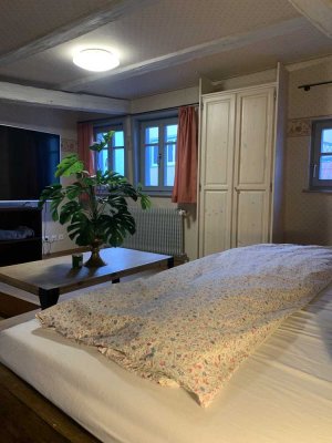 Einfamilienhaus mit Garage und Hof in Sulzfeld am Main