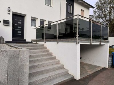 Kernsaniert, geräumig & luxuriös - Modernes Wohnen im Eigenheim auf 3 Etagen mit Garten & Garage!