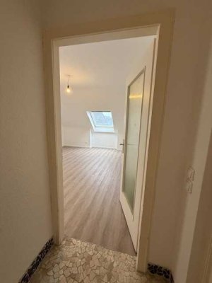 Helles, frisch renoviertes Appartement mit schönem Blick über Ratingen Ost