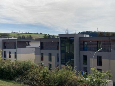 Freundliche und neuwertige 3-Raum-Wohnung mit geh. Innenausstattung mit Balkon in Idar-Oberstein