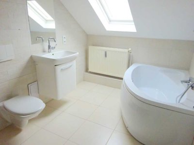 Dachgeschosswohnung * frisch renoviert * Gartennutzung