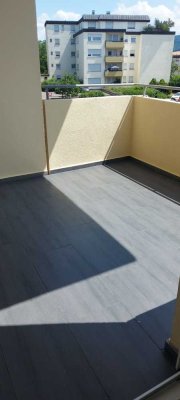 Geschmackvolle, vollständig renovierte 2-Raum-Wohnung mit Einbauküche in Göppingen