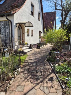 Geräumiges 5-Zimmer-Haus in Erlangen-Büchenbach mit Garten