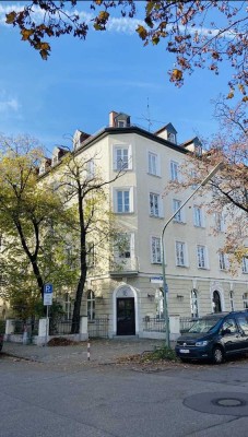 Attraktive 3-Zimmer-Altbauwohnung im gepflegten Mehrfamilienhaus