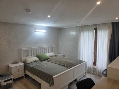 Helle 2-Zimmer-Wohnung mit Balkon und Einbauküche