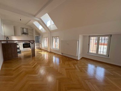 Provisionsfreie 3-Zimmer Maisonettewohnung im Einzeldenkmal
