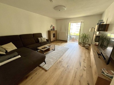 Top-Lage bei Uni &amp; Klinik: Moderne Wohnung mit Lift und sonnigem Panorama-Balkon