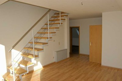 Helle Dachgeschoßmaisonettewohnung mit Pkw-Stellplatz in Harpen