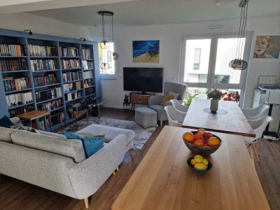 Helle 3-Zimmer Wohnung mit eigenem Eingang und Dachterrasse in Monheim am Rhein