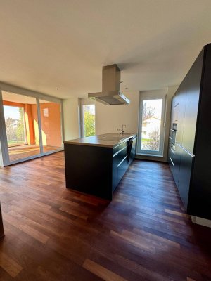 Moderne 3-Zimmer Neubau Wohnung mit Loggia