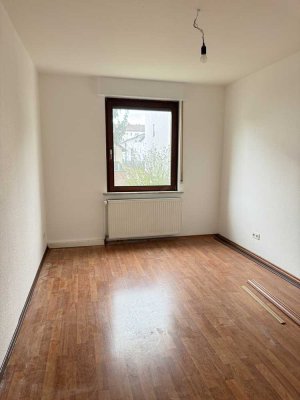 *Erstbezug nach Teilsanierung* 2-Zimmer-EG-Wohnung