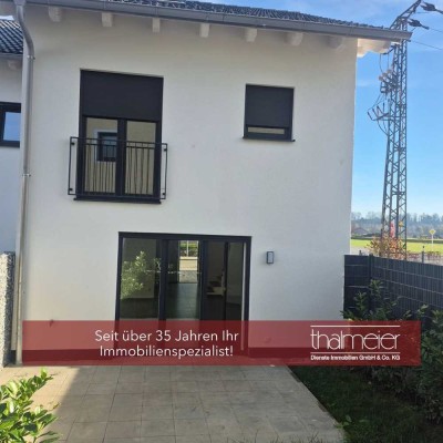 Wohnen und Arbeiten in Rott am Inn! 
NEUBAU von 2023! KfW-55-Standard! 5-Zi.-Whg./REH (E+1+D)!