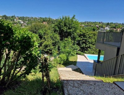 Viel Platz für die ganze Familie - Designerhaus mit Panoramablick