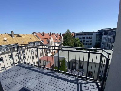 Charmante Dachgeschoss mit schöner Wohnküche und Balkon