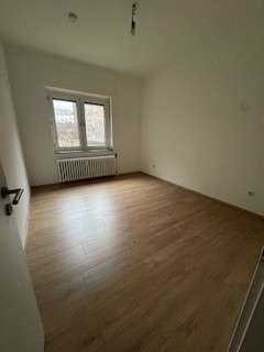 Frisch renovierte Erdgeschosswohnung im Herzen von Ruhrort