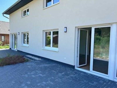 Sonnenterrasse + 5 Zimmer + großzügiges Grundstück + Erstbezug