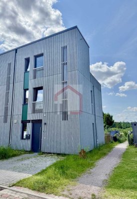 Junges sehr gut ausgebautes Town House / REH - KfW40 - mit Fahrstuhl in Norderstedt/Friedrichsgabe