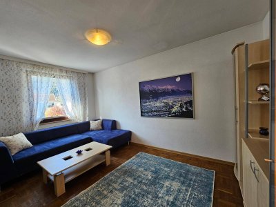 Lieblich eingerichtete 2-Zimmer Wohnung mit Balkon und Parkplatz