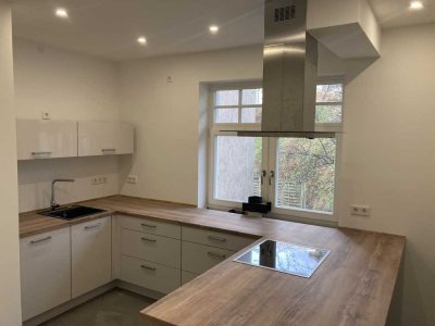 Vollständig renovierte mehrgeschossige Wohnung mit Dachloggia und Einbauküche in Arnsberg ab Dez. 25