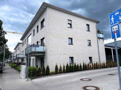 Moderne EG-Wohnung mit Einbauküche und Terrasse