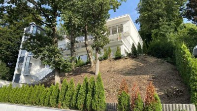 Grosszügige, helle und moderne 3,5-Zimmer-Terrassenwg. Top Innenausstattung und herrlichem Blick