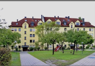 Gepflegte 1,5-Raum-Wohnung mit Balkon und Einbauküche in Landshut