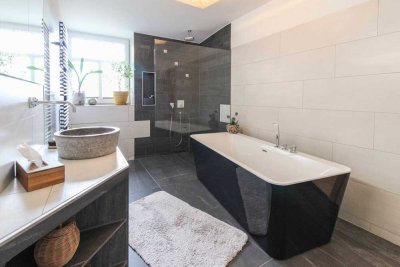 *Selbstnutzung* 4 Zi. mit Kamin, Balkon, EBK, modernes Bad, Garten und Kfz- Stellplatz!