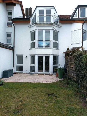 Großzügiges Reihenmittelhaus mit gehobener Innenausstattung in Herrenberg zu vermieten