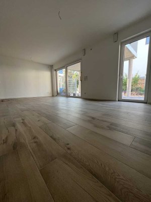 Lichtdurchflutete 3-Zi.-Designwohnung mit großer Terrasse