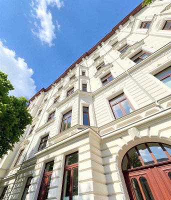 Altbauwohnung mit Stil - mit hochwertiger Einbauküche & Aufzug!