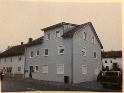 Schöne 2,5-Zimmer-Erdgeschosswohnung mit Terrasse in Buch a.Erlbach