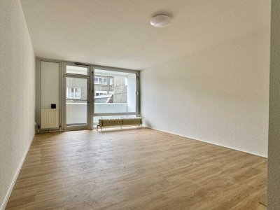 Frisch renovierte Wohnung mit Balkon in zentraler Innenstadtlage von Göttingen.