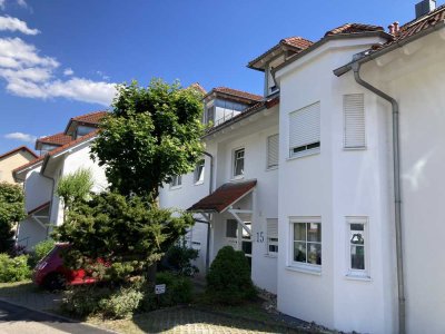 Schöne und sonnige 2,5-Zimmer-Wohnung mit Balkon und Einbauküche mit Aussicht in Bretzfeld