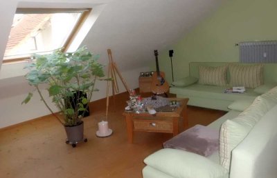 Schöne 3  1/2 Wohnung mit großem Balkon, Einbauküche und Kaminofen in Bretten-Neibsheim