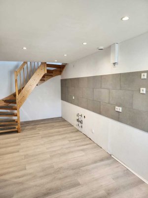 Schöne und vollständig renovierte 4,5-Zimmer-Wohnung mit Terrasse in Niederlauterbach