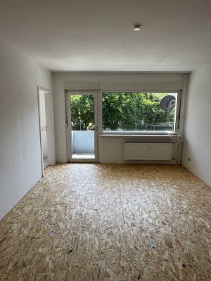 Modern geschnittene & gemütliche 2-Zimmer Wohnung mit EBK & Balkon in guter Lage - Averbruch !