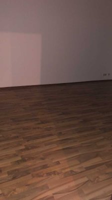 Ansprechende 3-Zimmer-Wohnung mit Balkon und EBK in Obertshausen