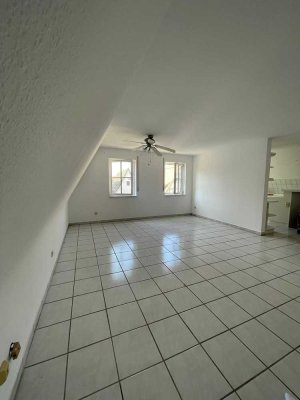 Exklusive 4-Zimmer-Maisonette-Wohnung mit Einbauküche in Leonberg