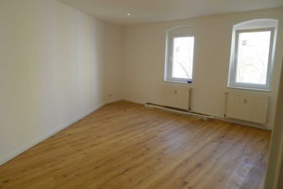 Erstbezug nach Modernisierung: tolle Maisonettewohnung mit Wannenbad, Rigaer Straße, WG-geeignet!