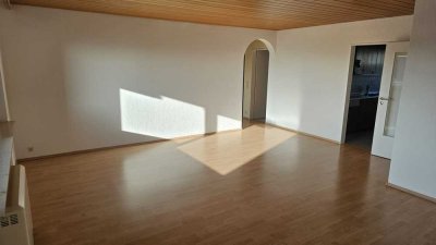 Helle 3,5-Zimmer-Wohnung mit Balkon in Steinheim am Albuch