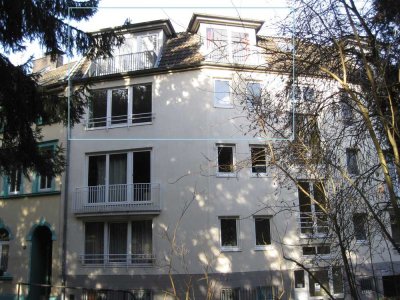 helle und großzügig geschnittene 143qm Maisonette-Whg. in zentraler Parklage