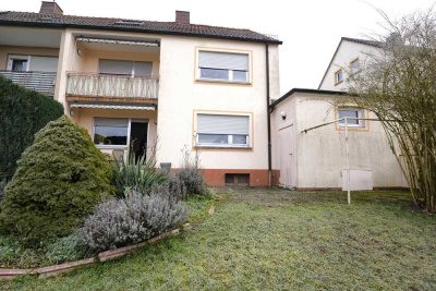 Viel Platz für alle: EG-Wohnung plus Maisonette, Gartenidylle und Garage inklusive