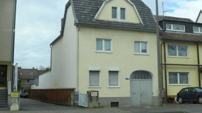** Handwerker aufgepasst  ** Bonn-Duisdorf:  Ein-/Zweifamilienhaus mit Nebengebäude zu verkaufen