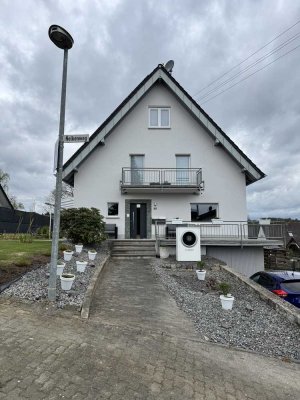 Maisonette-Wohnung (OG/DG) 124qm (100qm beheizt);  ab 01.09.2025