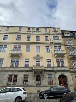 Nahe der Elbe - zwei Zimmer - zwei Balkone - frei ab Januar