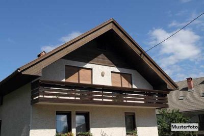 Einfamilienhaus mit Garage im Wohngebiet mit Gartenstadtcharakter