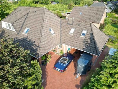 Exklusiver großer moderner Walmdach Bungalow. 261 m2. 8 Zimmer. Einliegerwhg. möglich.