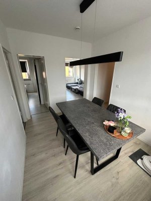 Helle 3,5-Zimmer, 70qm, neue EBK, gr. Balkon, Stellplatz in Detmerode