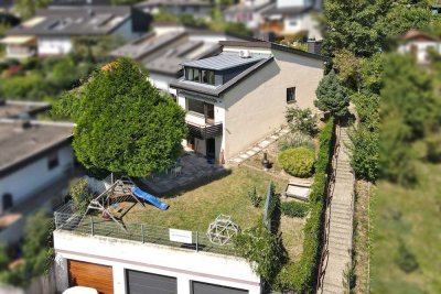 Besonderes Wohnerlebnis: Split-Level-Reihenendhaus mit Panorama-Blick über Pforzheim